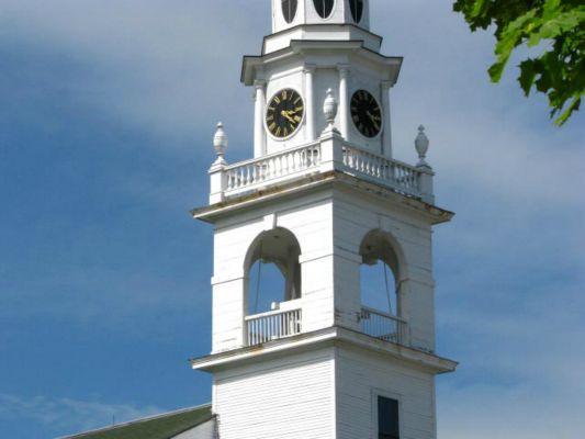 First-Parish-Kennebunk-clock-tower-and-belfry